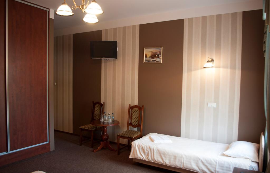 Hotel Nad Rzeczka Torun Room photo